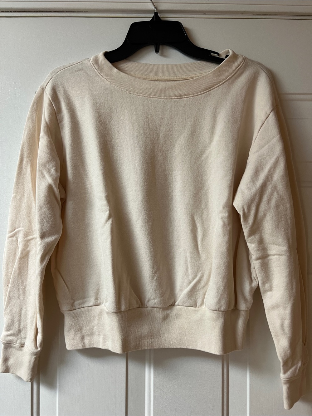 Everlane Women's Crewneck Sweatshirt in Cream Size Medium Pleated Sleeve